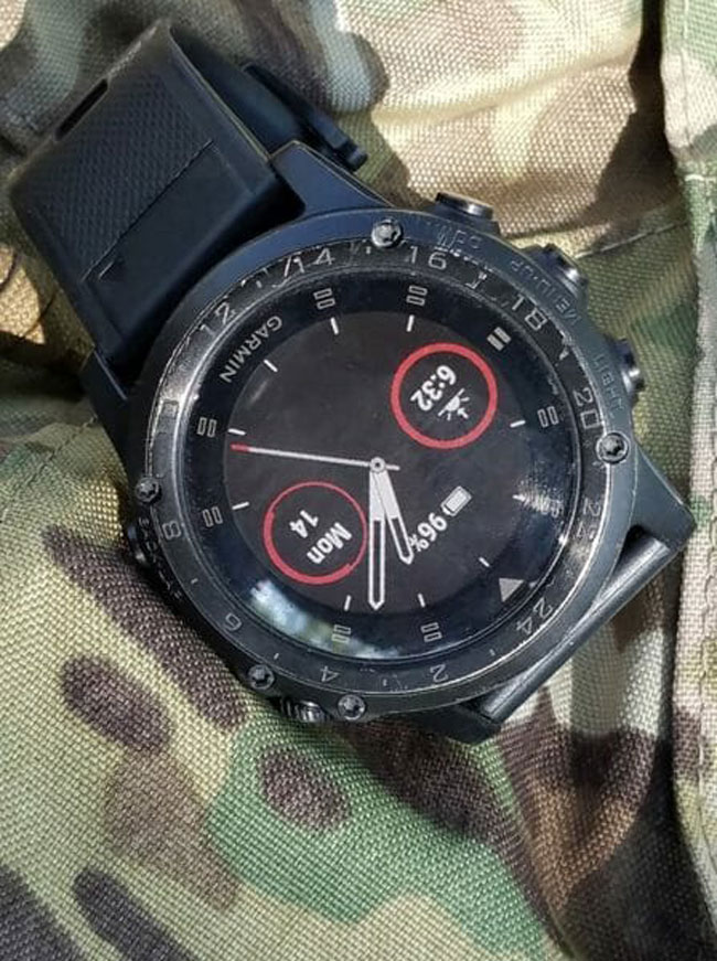 thiết kế Garmin Tactix Charlie