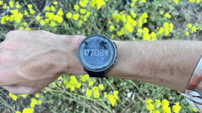 ảnh Suunto Vertical Titanium Solar